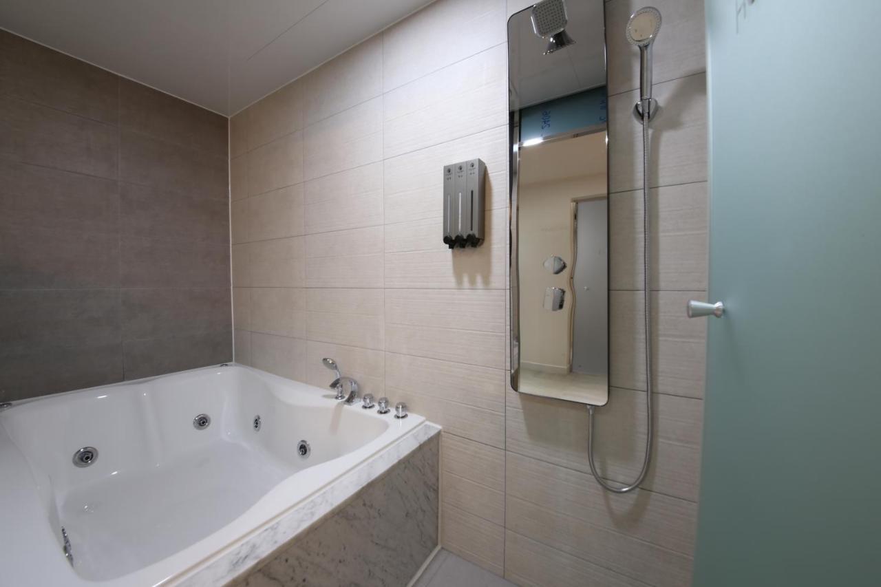 2Night Business Hotel Jeonju Exterior photo